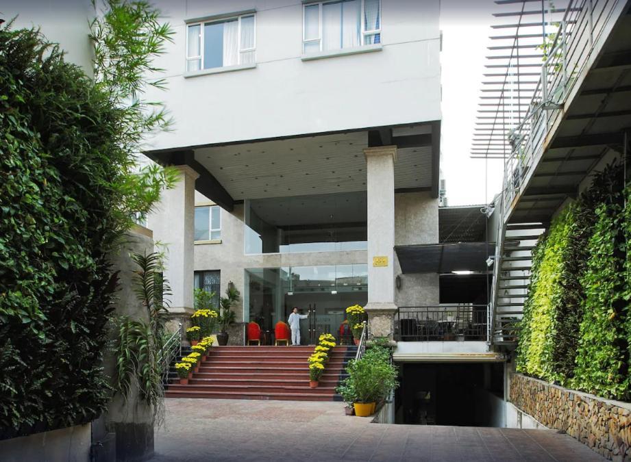 مدينة هوشي منه Cozrum Lux - The Arrivals Hotel المظهر الخارجي الصورة